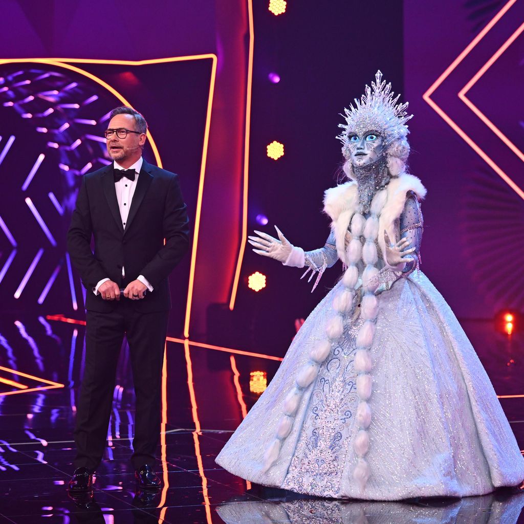 Matthias Opdenhövel und die Eisprinzessin bei "The Masked Singer" 2023
