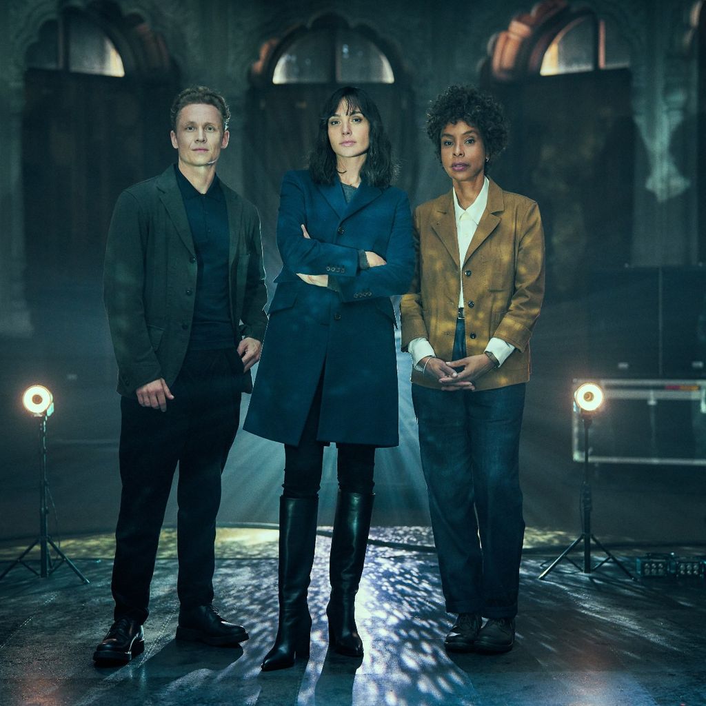 Matthias Schweighöfer, Gal Gadot und Sophie Okonedo in "Heart of Stone"