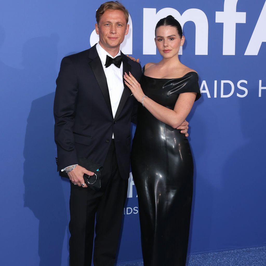 Matthias Schweighöfer und Ruby O. Fee bei der amfAR-Gala in Cannes im Mai 2023