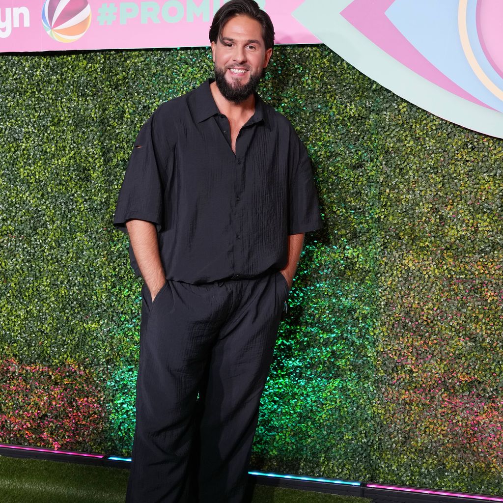 Maurice Dziwak bei der Vorstellung der neuen Bewohner von Promi Big Brother 2026 in Düsseldorf