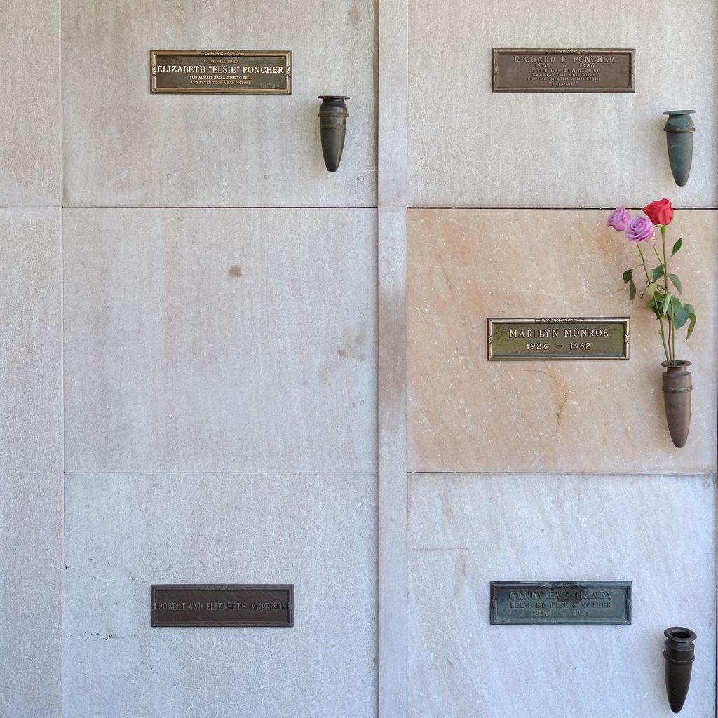 Mausoleum mit den letzten Ruhestätten von Marilyn Monroe und Hugh Hefner