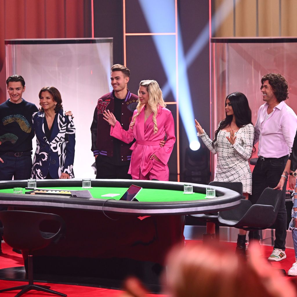 Max, Claudia, Can, Walentina, Isi, Kader, Daniel, Elena und Leandro bei "Mein Mann kann"