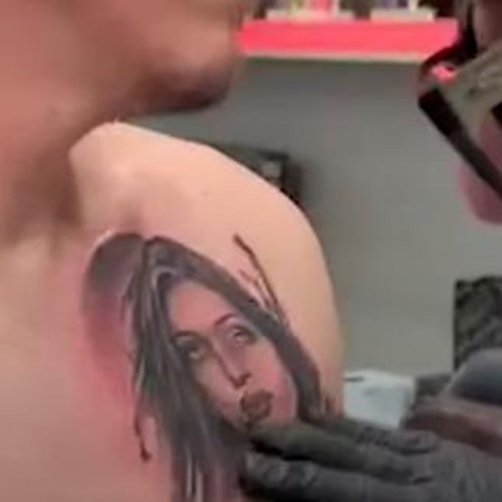 Max Kruses Tattoo vom Gesicht seiner Frau Dilara
