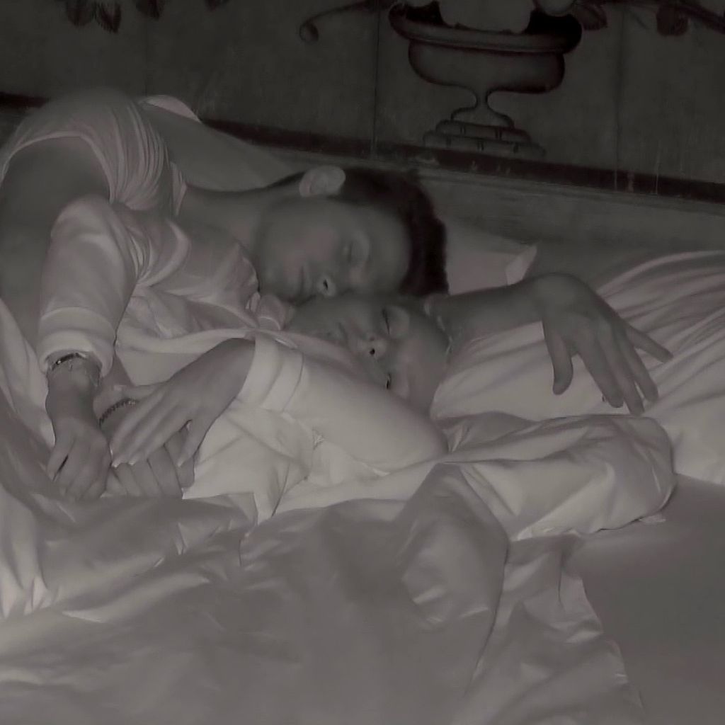 Max und Michelle im Bett