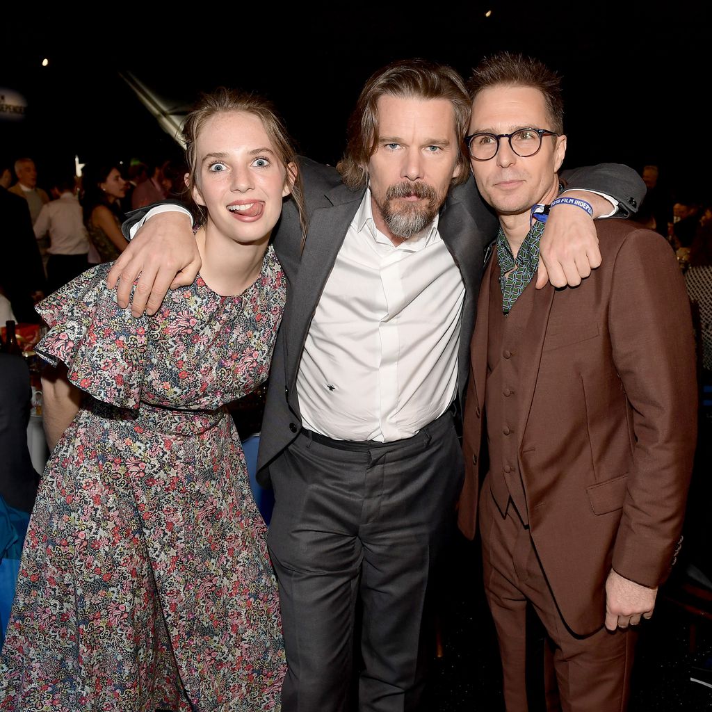 Maya und Ethan Hawke zusammen mit Sam Rockwell, März 2018