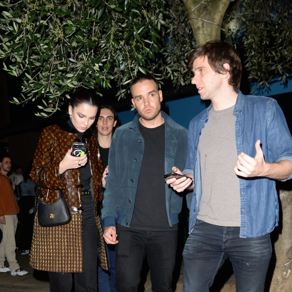 Maya Henry und Liam Payne mit einem Freund