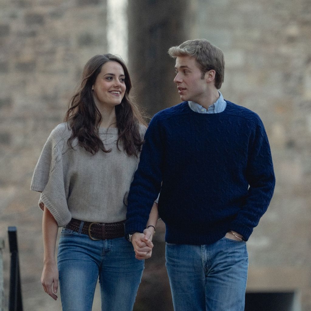 Meg Bellamy und Ed McVey als Prinzessin Kate und Prinz William in "The Crown"