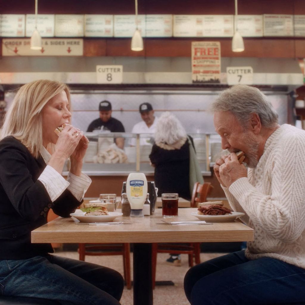 Meg Ryan and Billy Crystal stellen Szene von "When Harry Met Sally" nach, Januar 2025