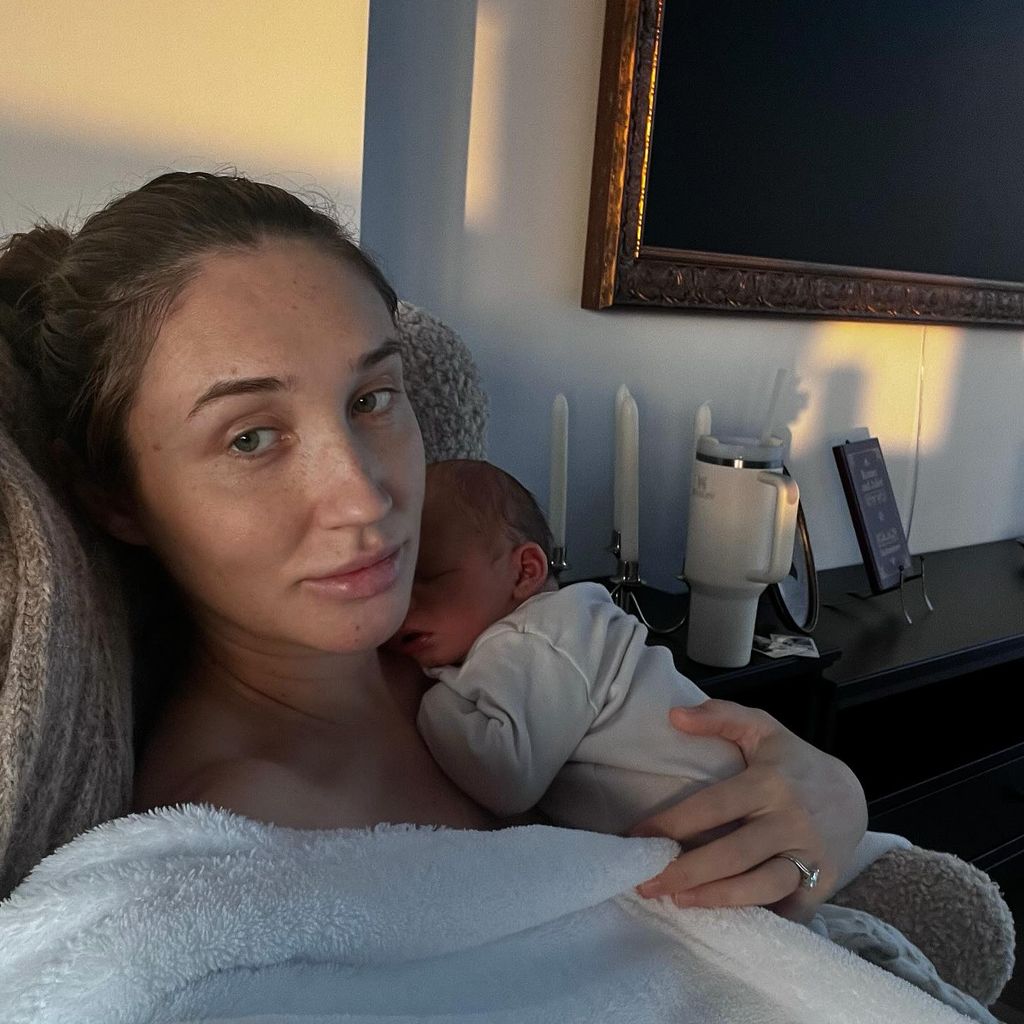 Megan McKenna und ihr Sohn, 2024