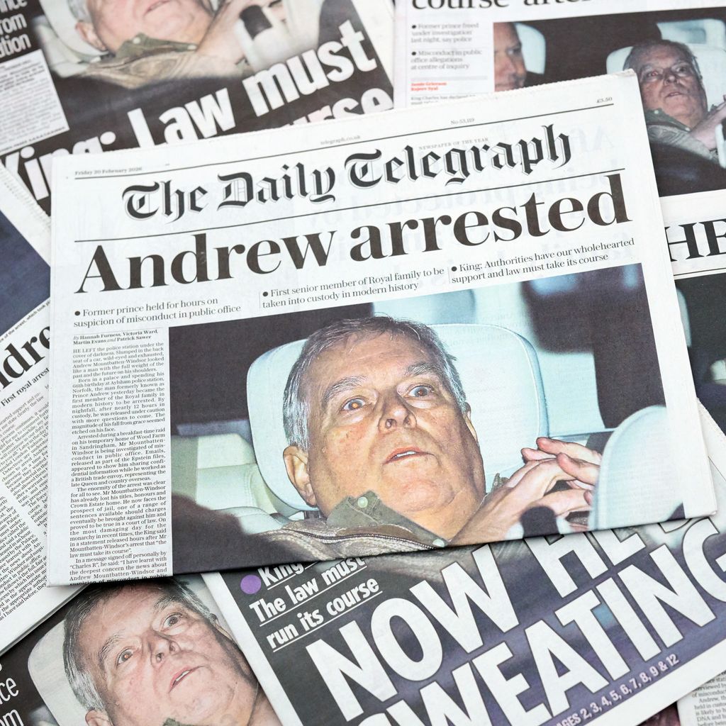 Britische Zeitungen berichten über die Festnahme von Andrew Mountbatten-Windsor am 19. Februar 2026