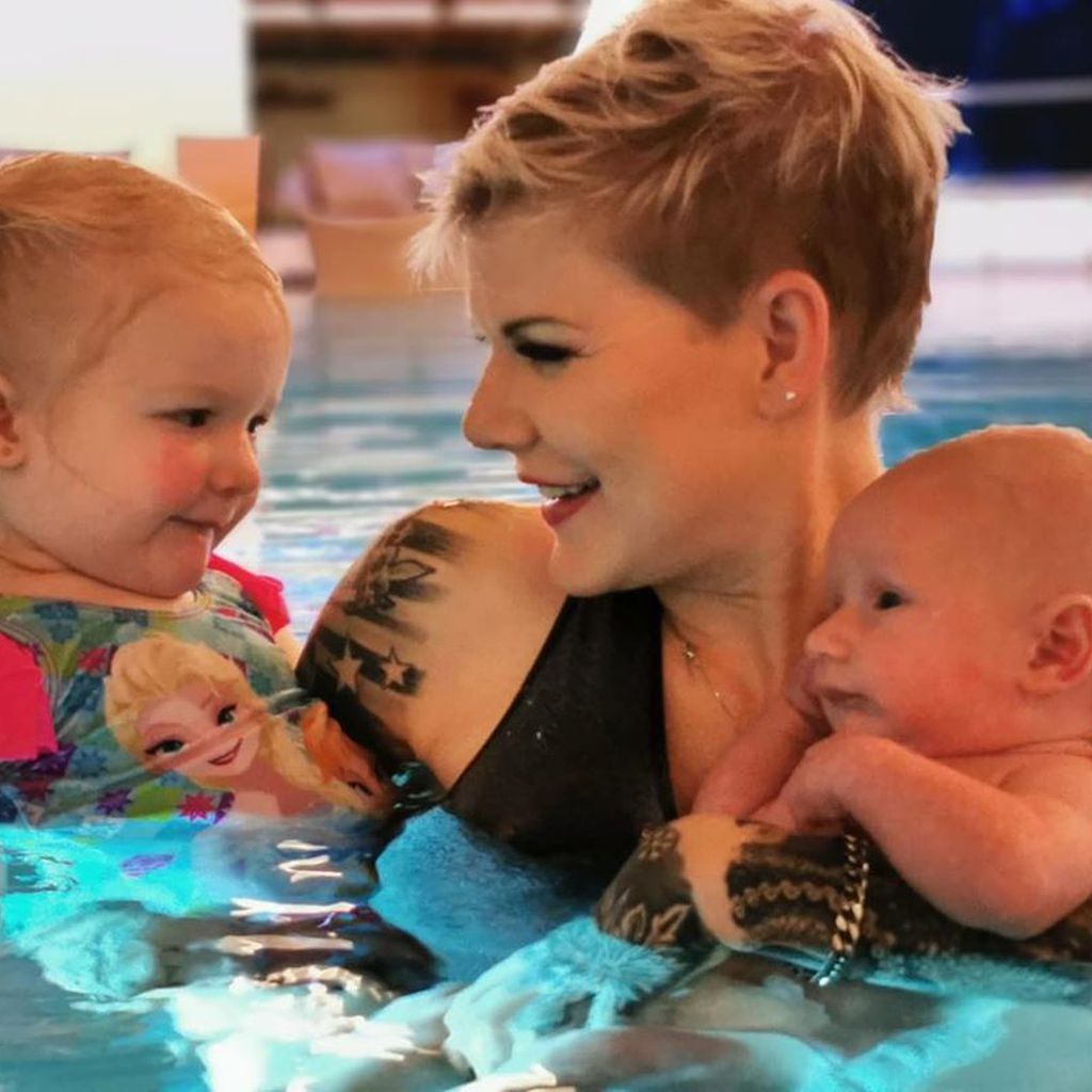 Melanie Müller mit ihren Kindern