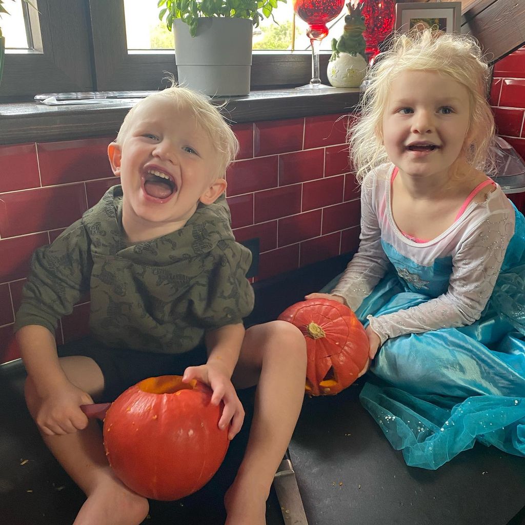 Melanie Müllers Kinder Matty und Mia Rose