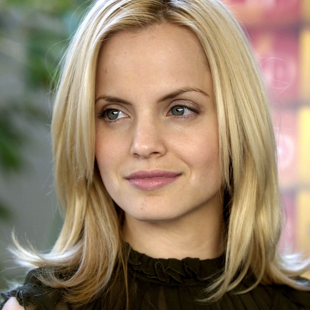 Mena Suvari 2002