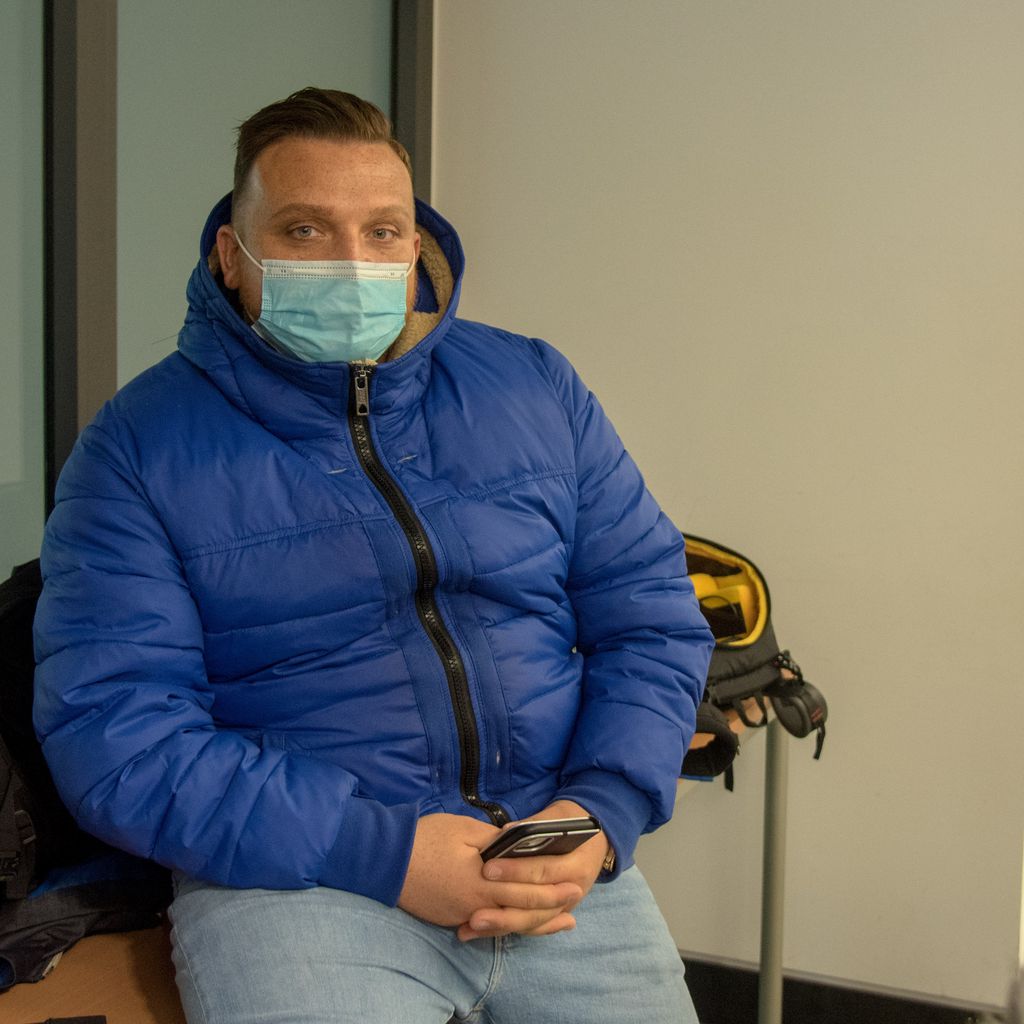 Menowin Fröhlich beim Gerichtsprozess in Frankfurt im Mai 2021