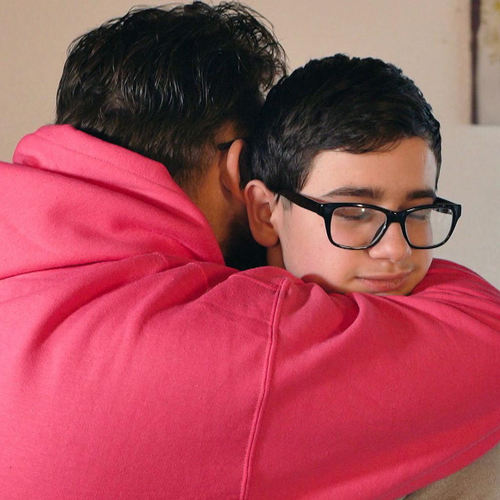 Menowin Fröhlich mit seinem Bruder Jedro