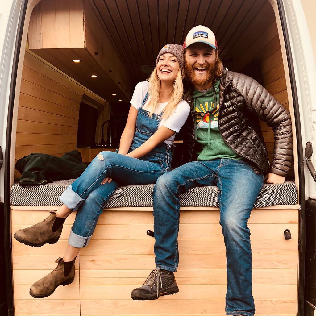 Meredith Weasel und Wyatt Russell im Dezember 2018