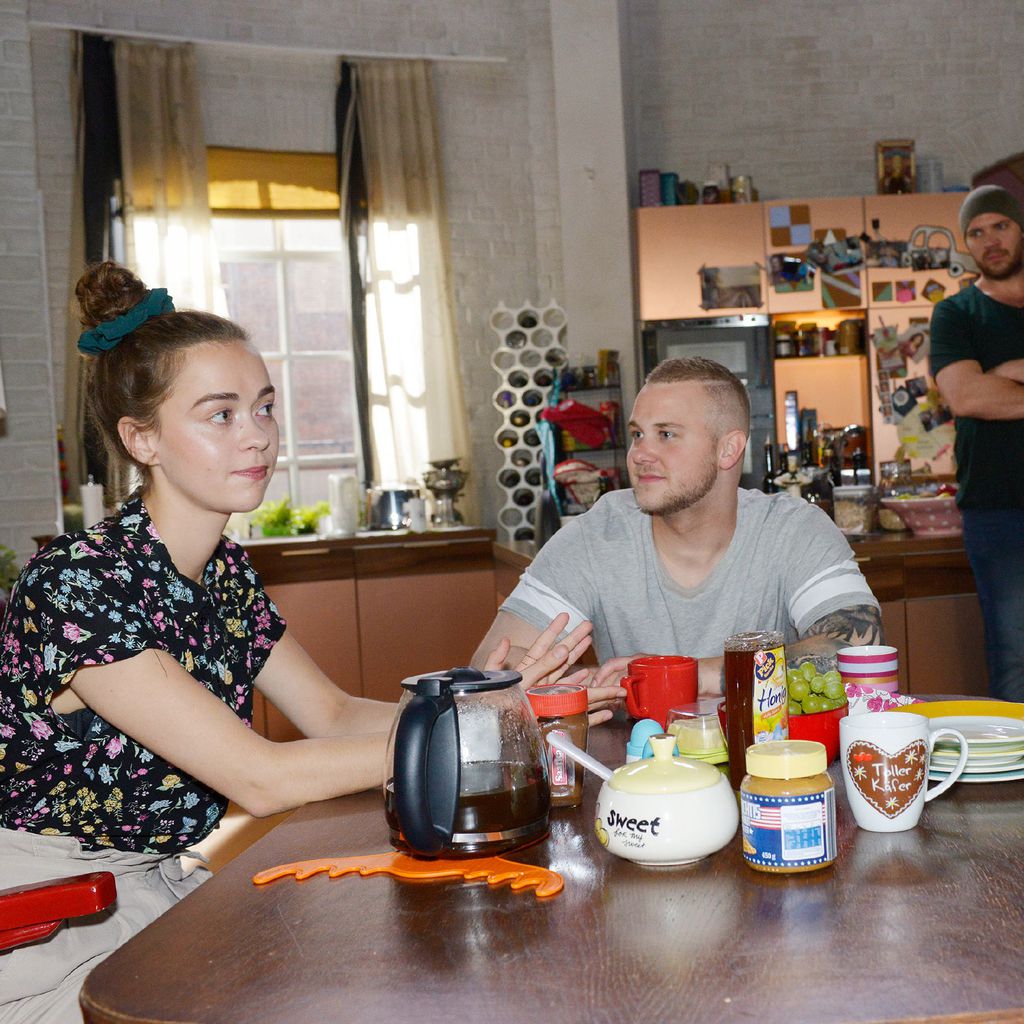 Merle (Ronja Herberich), Jonas (Felix van Deventer), Erik (Patrick Heinrich), Toni (Olivia Marei)