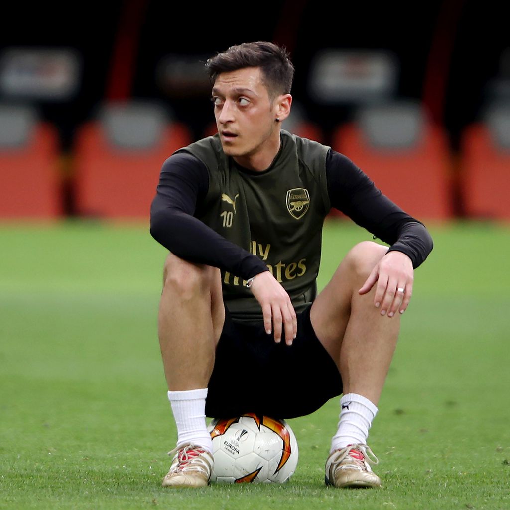 Mesut Özil, Fußballer