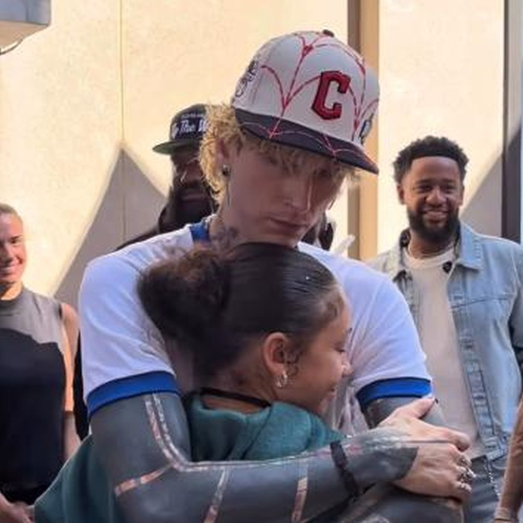 Machine Gun Kelly mit seiner Tochter Casie, Juni 2025
