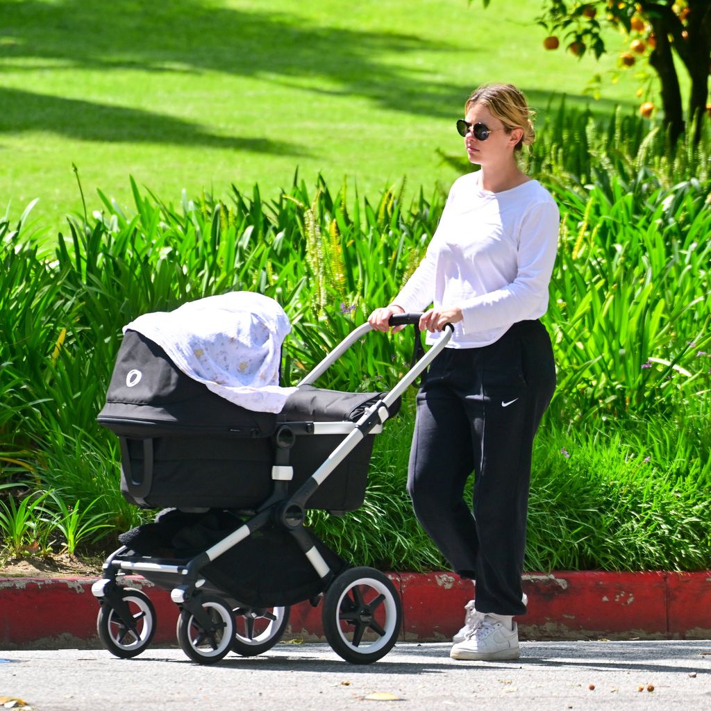 Mia Goth im April 2022