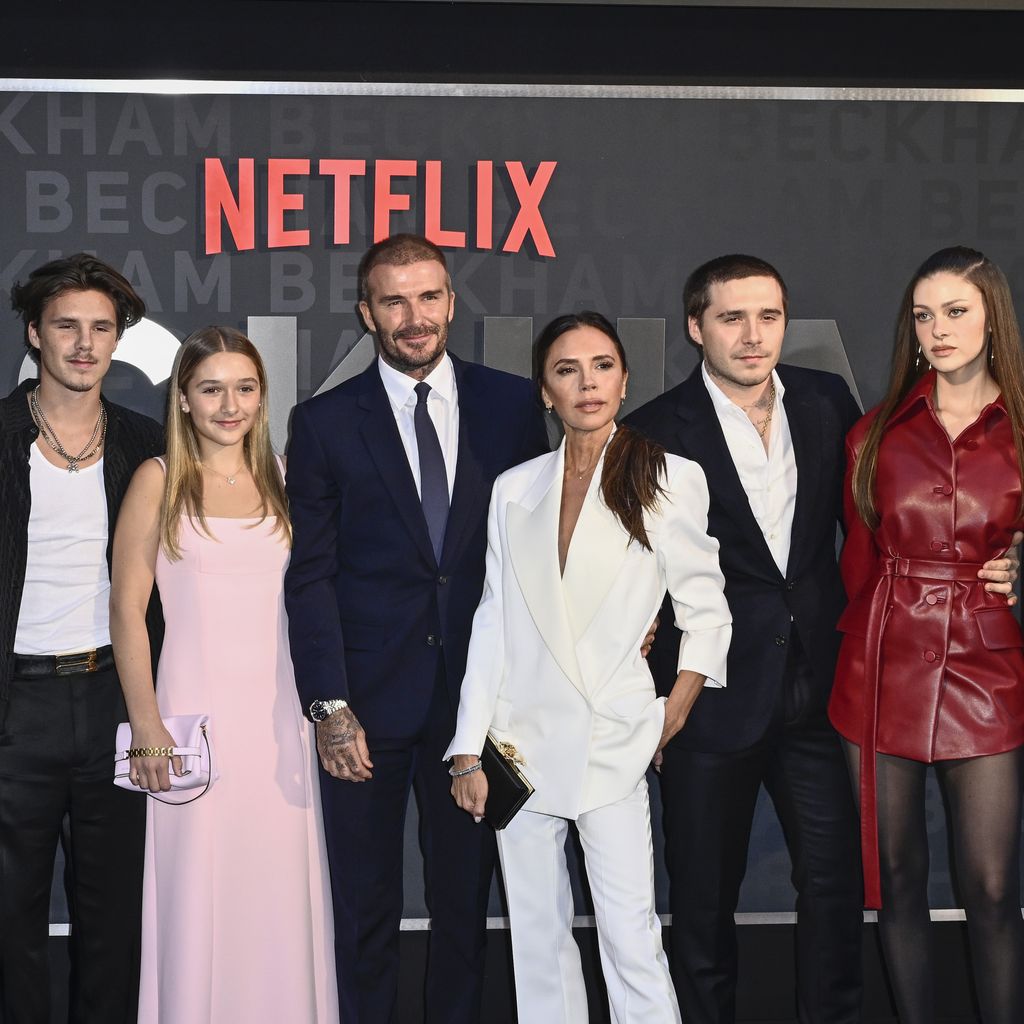 Mia Regan, Romeo, Cruz, Harper, David, Victoria sowie Brooklyn und Nicola Peltz-Beckham