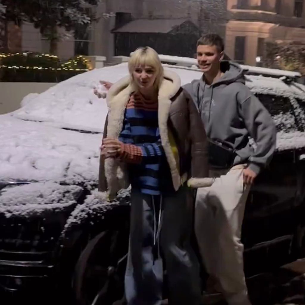 Mia Regan und Romeo Beckham im Winter 2022