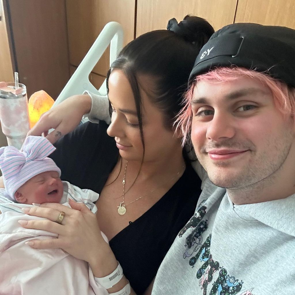 Michael Clifford mit seiner Frau und seiner Tochter