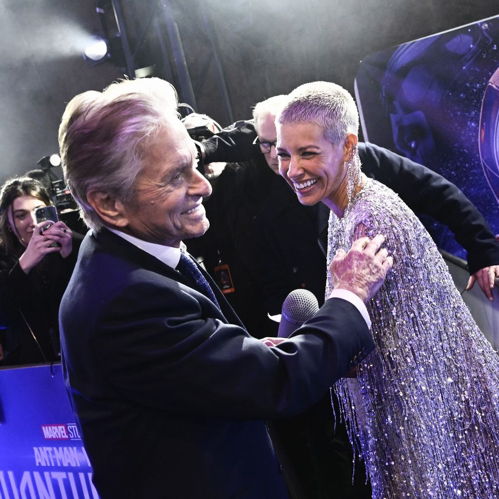 Michael Douglas und Evangeline Lilly bei der "Quantumania"-Vorführung in London, Februar 2023.