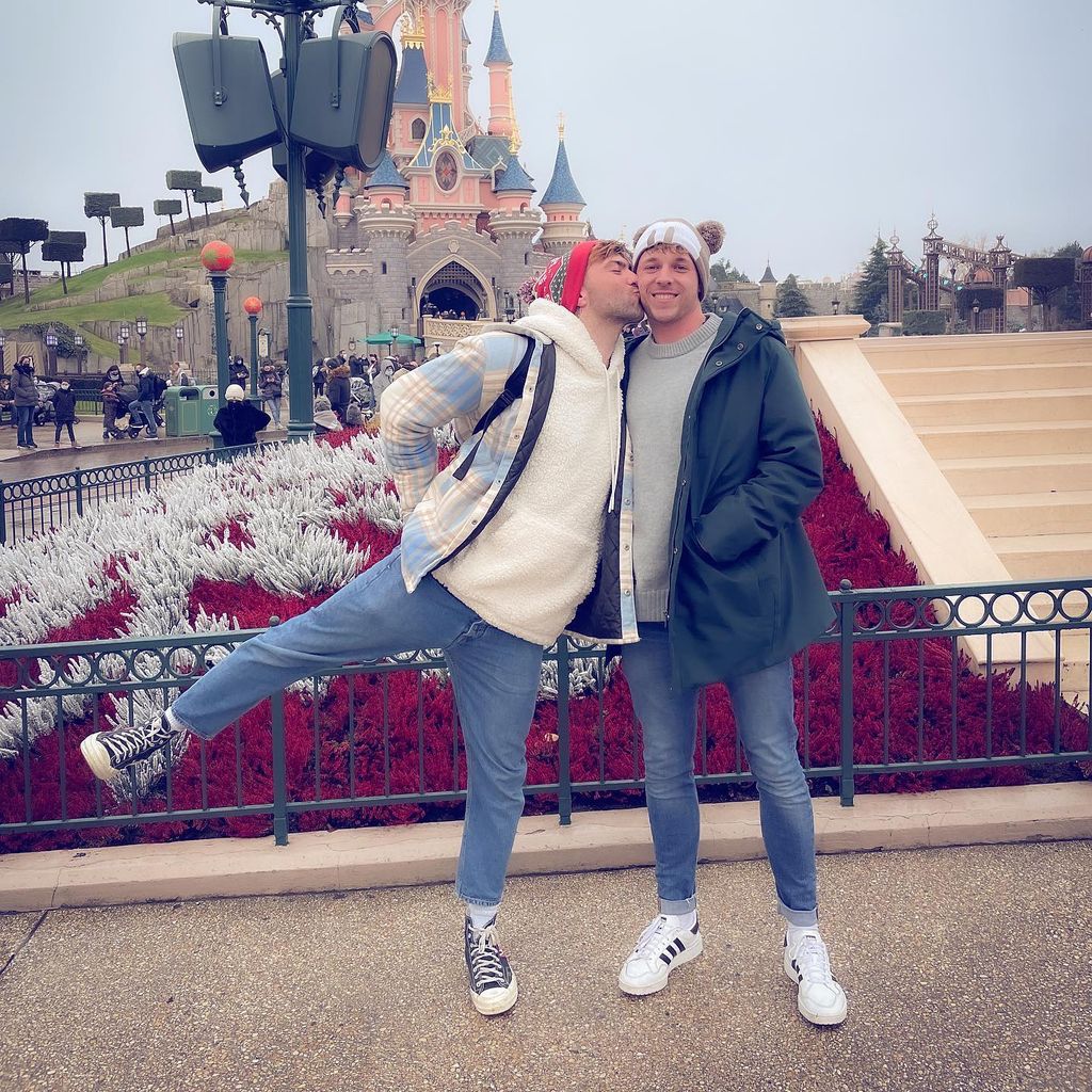 Michael Overdick mit seinem Mann Tim in Paris