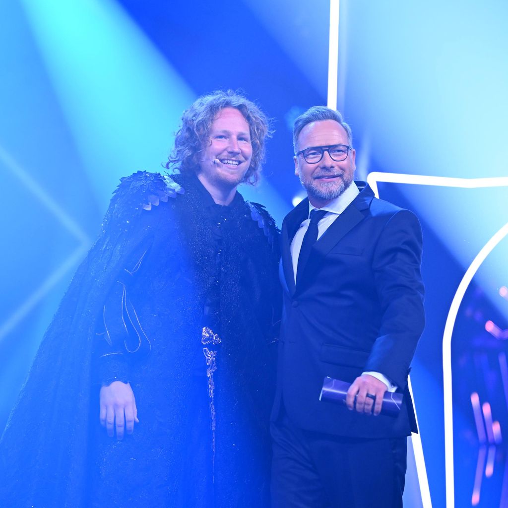 Michael Schulte und Matthias Opdenhövel bei "The Masked Singer"