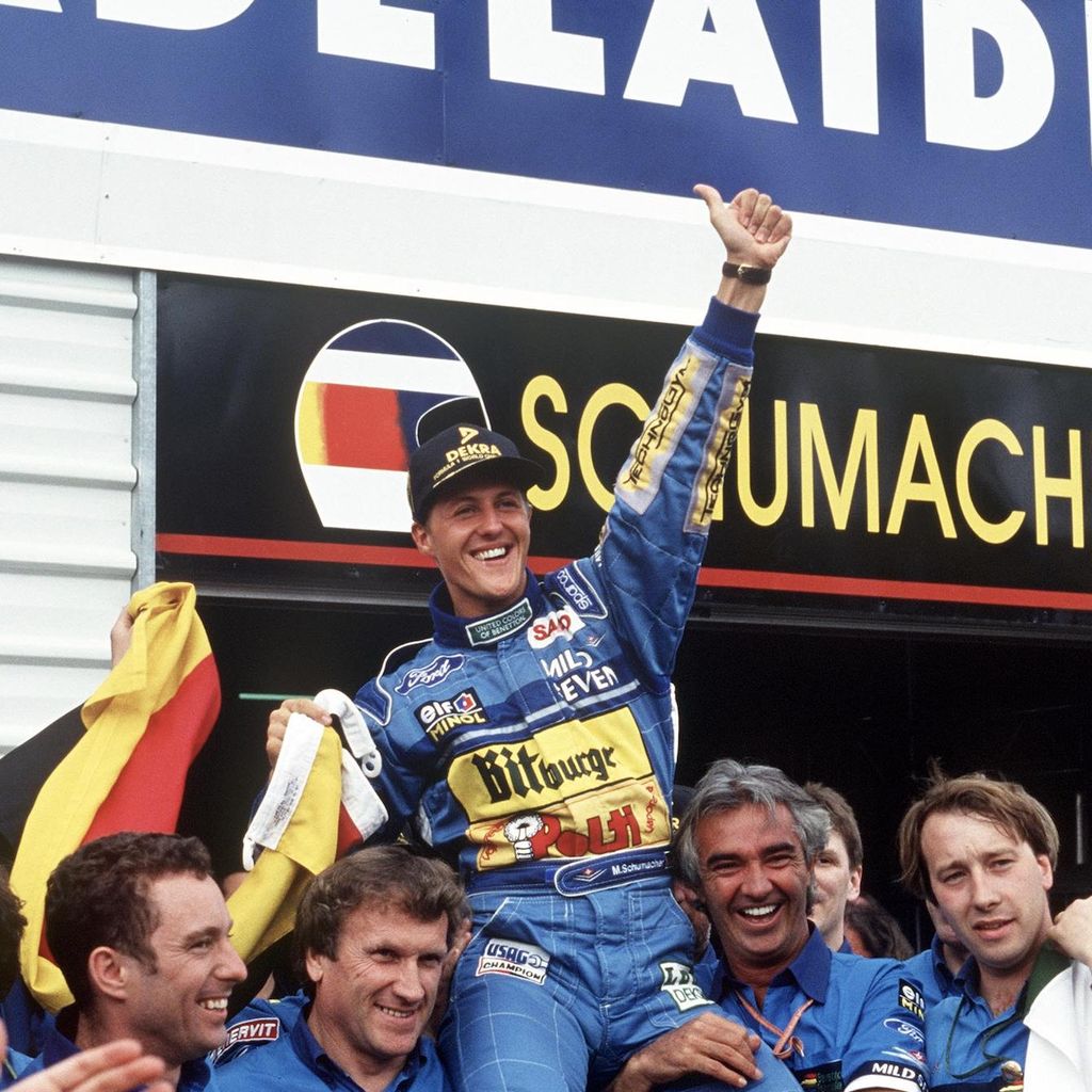 Michael Schumacher und seine Teamkollegen in "Schumacher '94 – Die Geburt einer Legende"