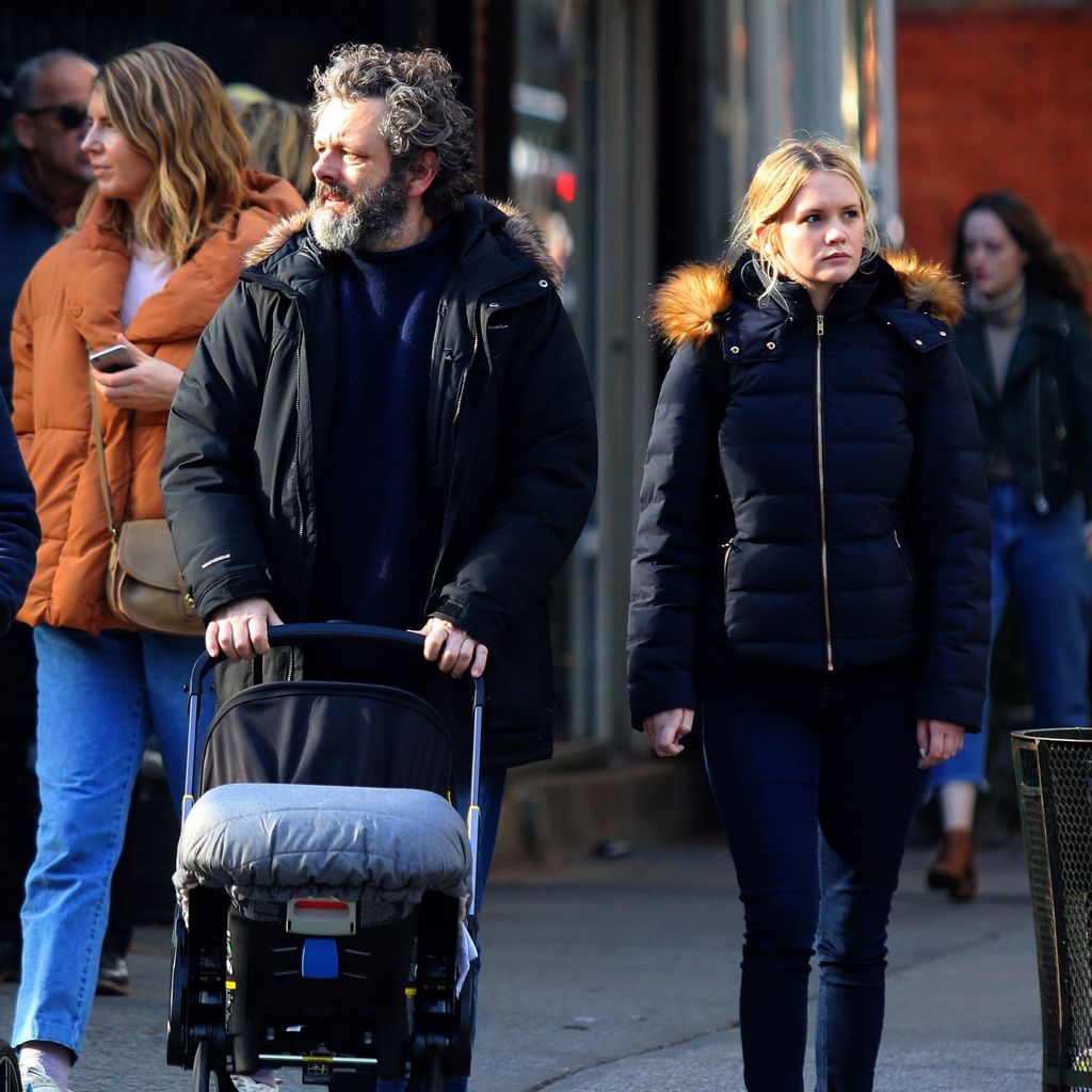 Michael Sheen und Anna Lundberg bei einem Spaziergang mit ihrem Baby in New York im Januar 2020