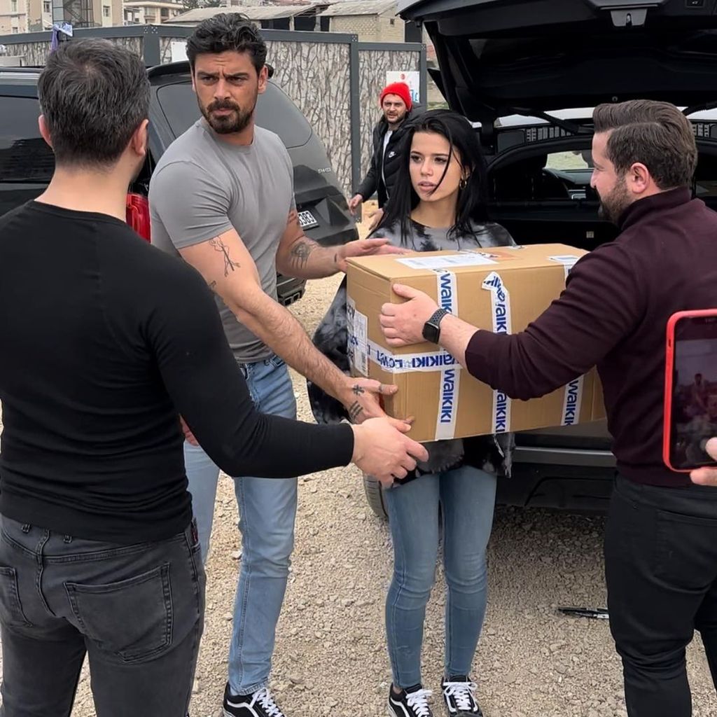 Michele Morrone mit seiner Freundin Moara Sorio in der Türkei