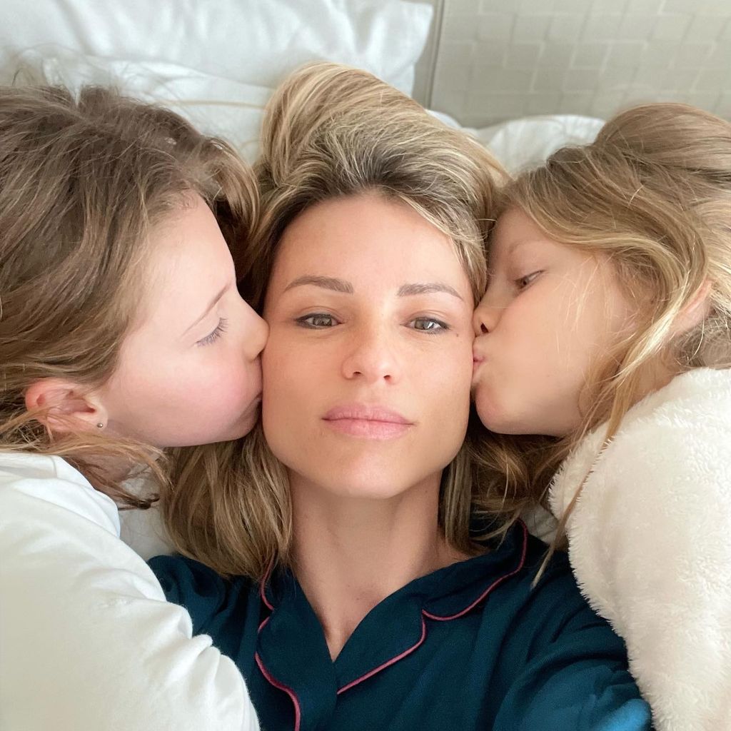 Michelle Hunziker mit ihren Töchtern Sole (l.) und Celeste (r.)