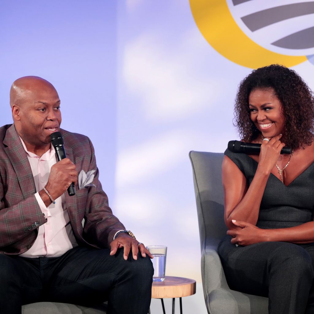 Michelle Obama und Craig Robinson 2019 während eines Events der Obama Foundation in Chicago