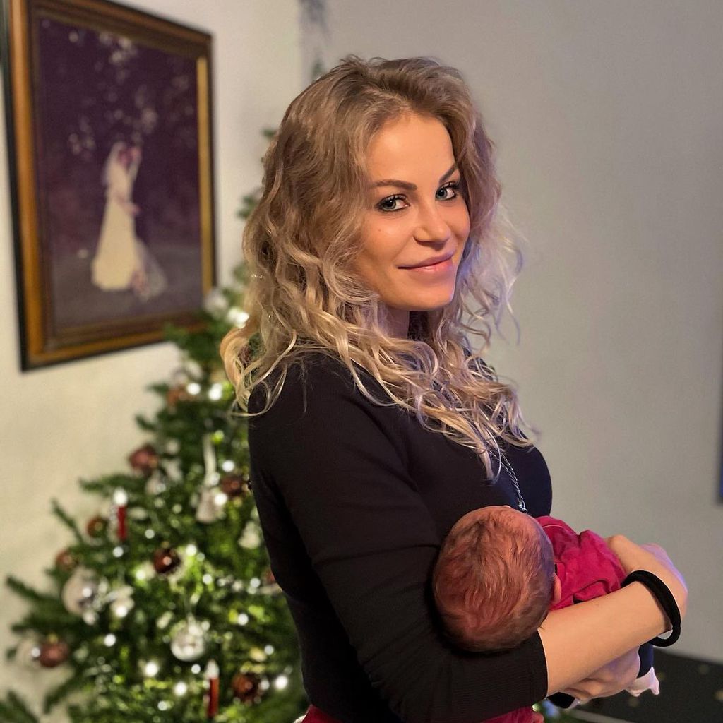 Michelle Schellhaas mit ihrer Tochter
