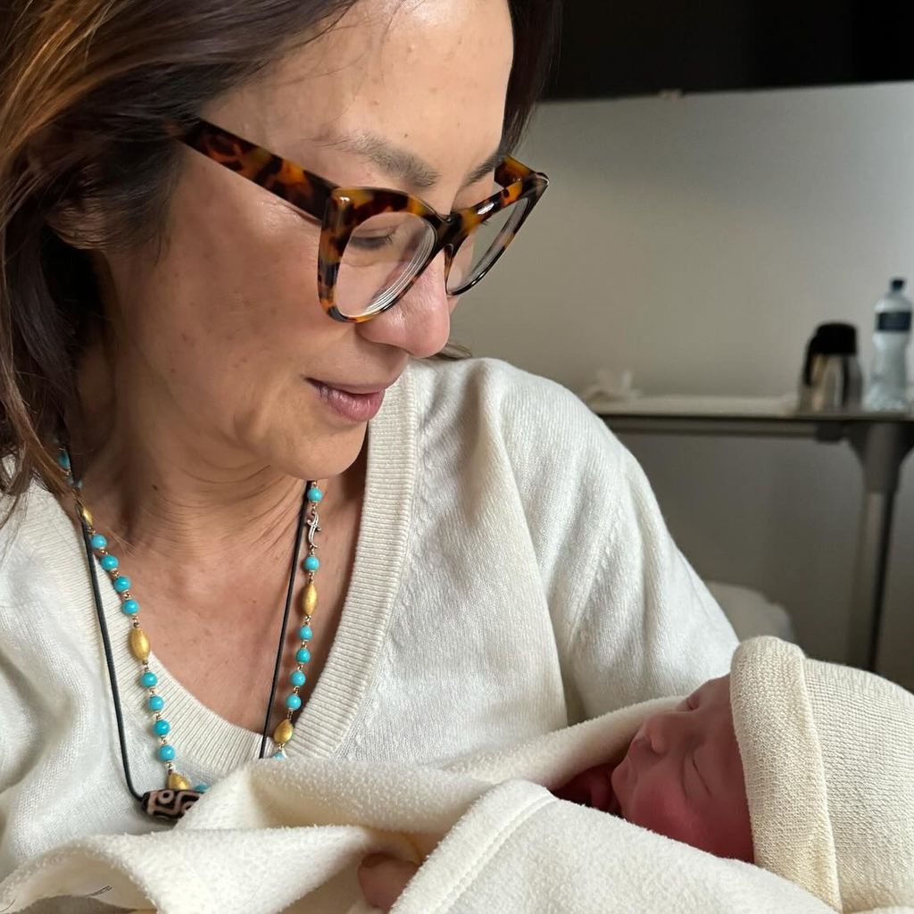 Michelle Yeoh mit Enkelkind Maxime im Jahr 2024