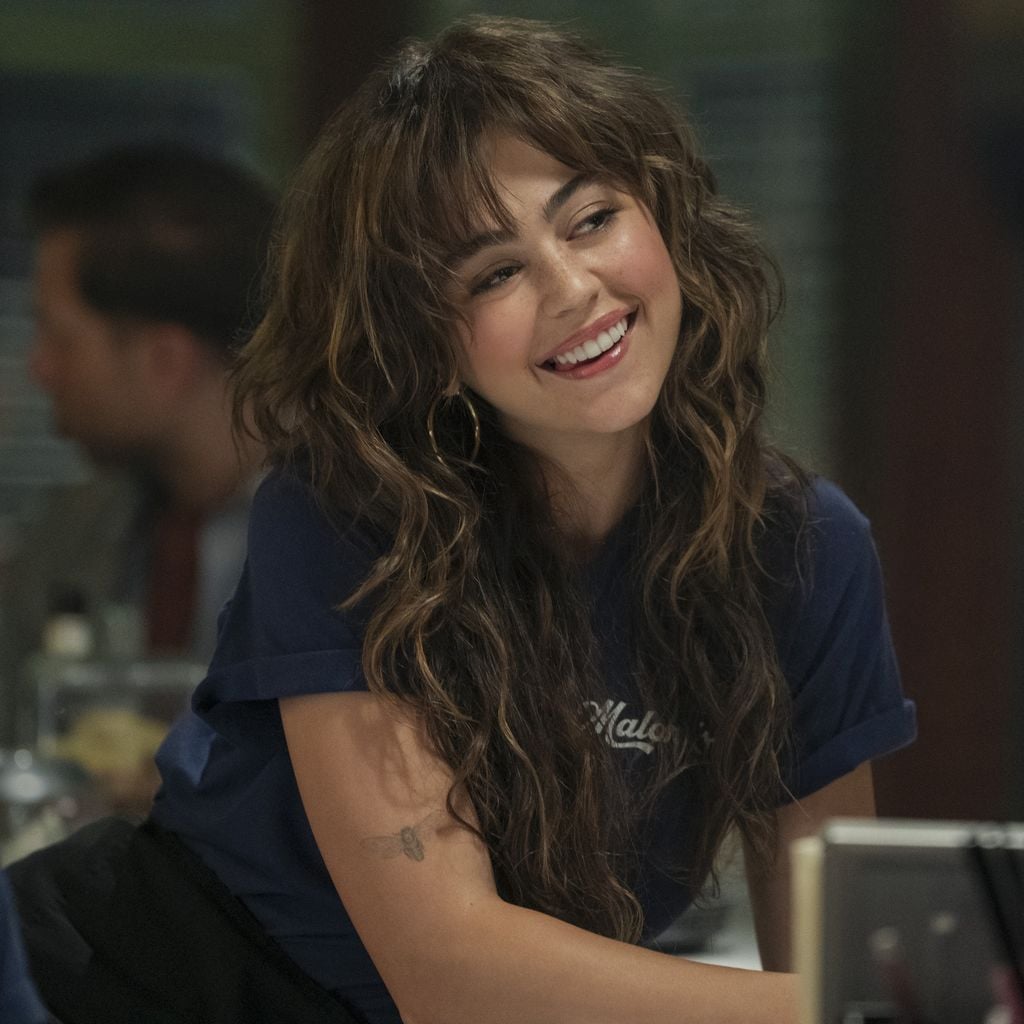 Mika Abdalla als Allie Hayes in der Serie "Off Campus"