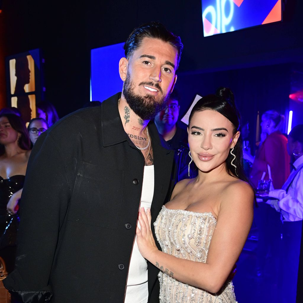 Mike Heiter und Leyla Lahouar bei den Bunte New Faces Awards Music 2024 in der P61 Gallery, Berlin