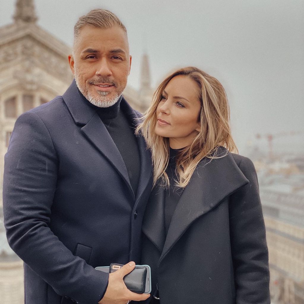 Mike Leon Grosch mit seiner Verlobten Daniela in Paris