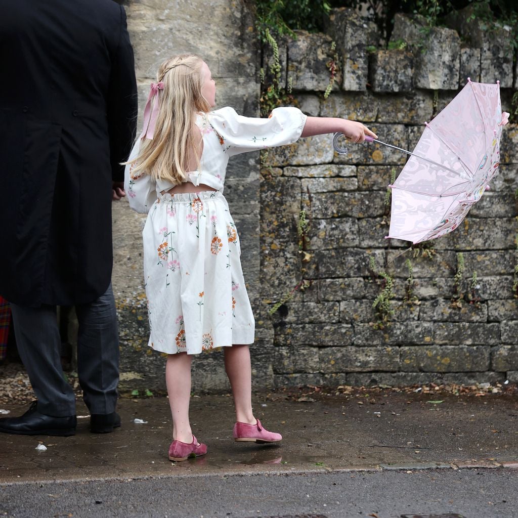 Mike Tindall und Lena Elizabeth Tindall nach der Trauung von Peter Phillips und Harriet Sperling in Kemble