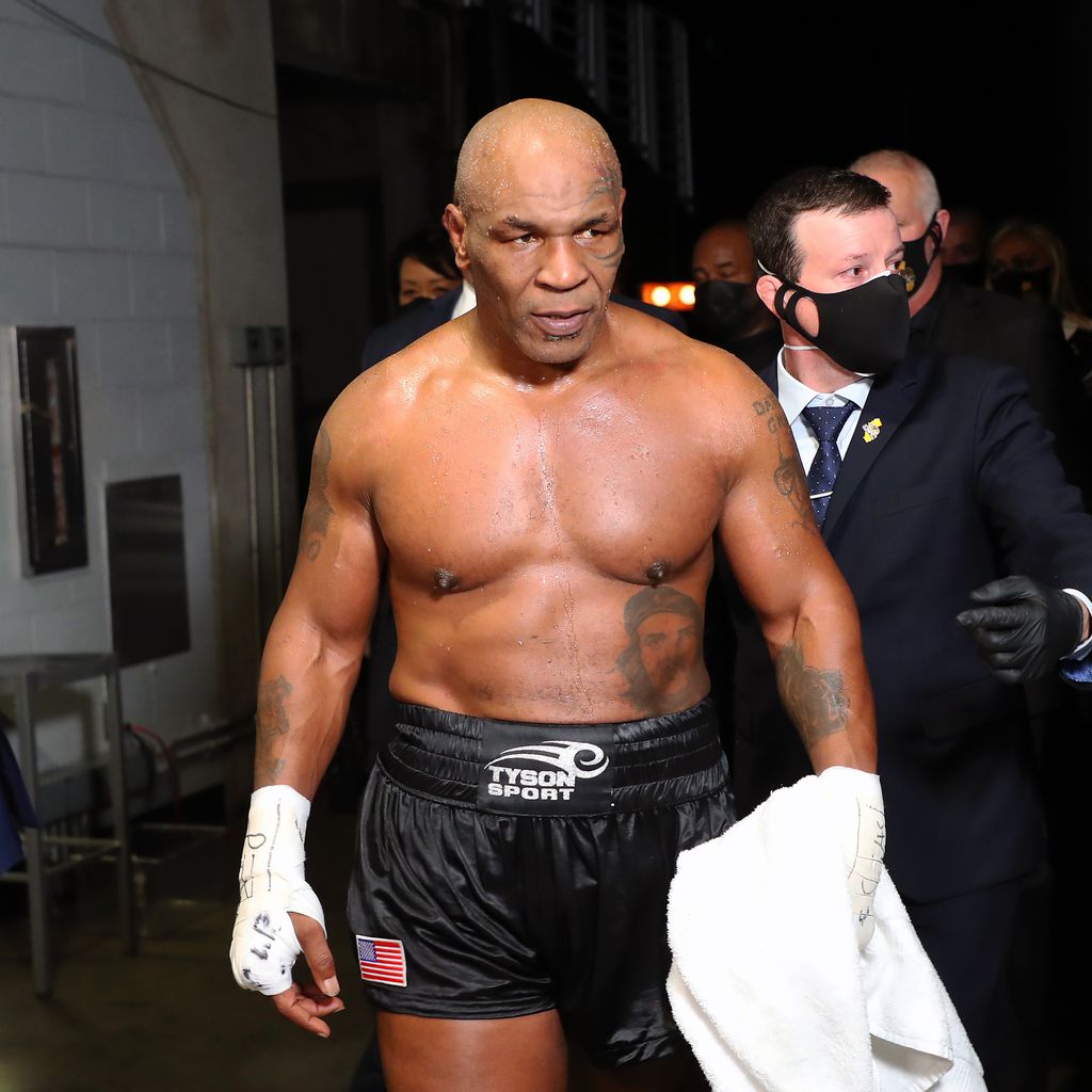 Mike Tyson nach seinem Kampf gegen Roy Jones Jr.