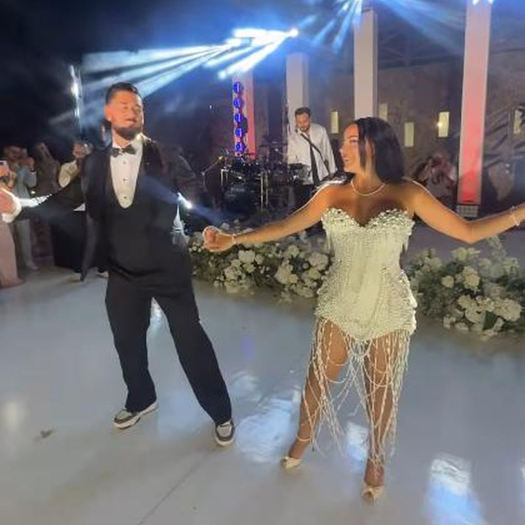 Mike und Leyla Heiter in Kleid Nummer drei