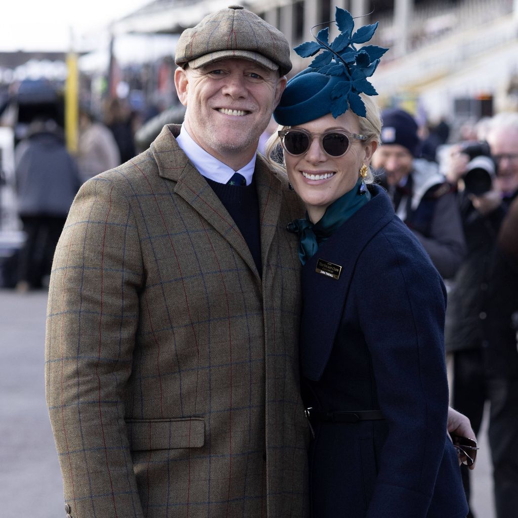 Mike und Zara Tindall beim Cheltenham Festival im März 2026