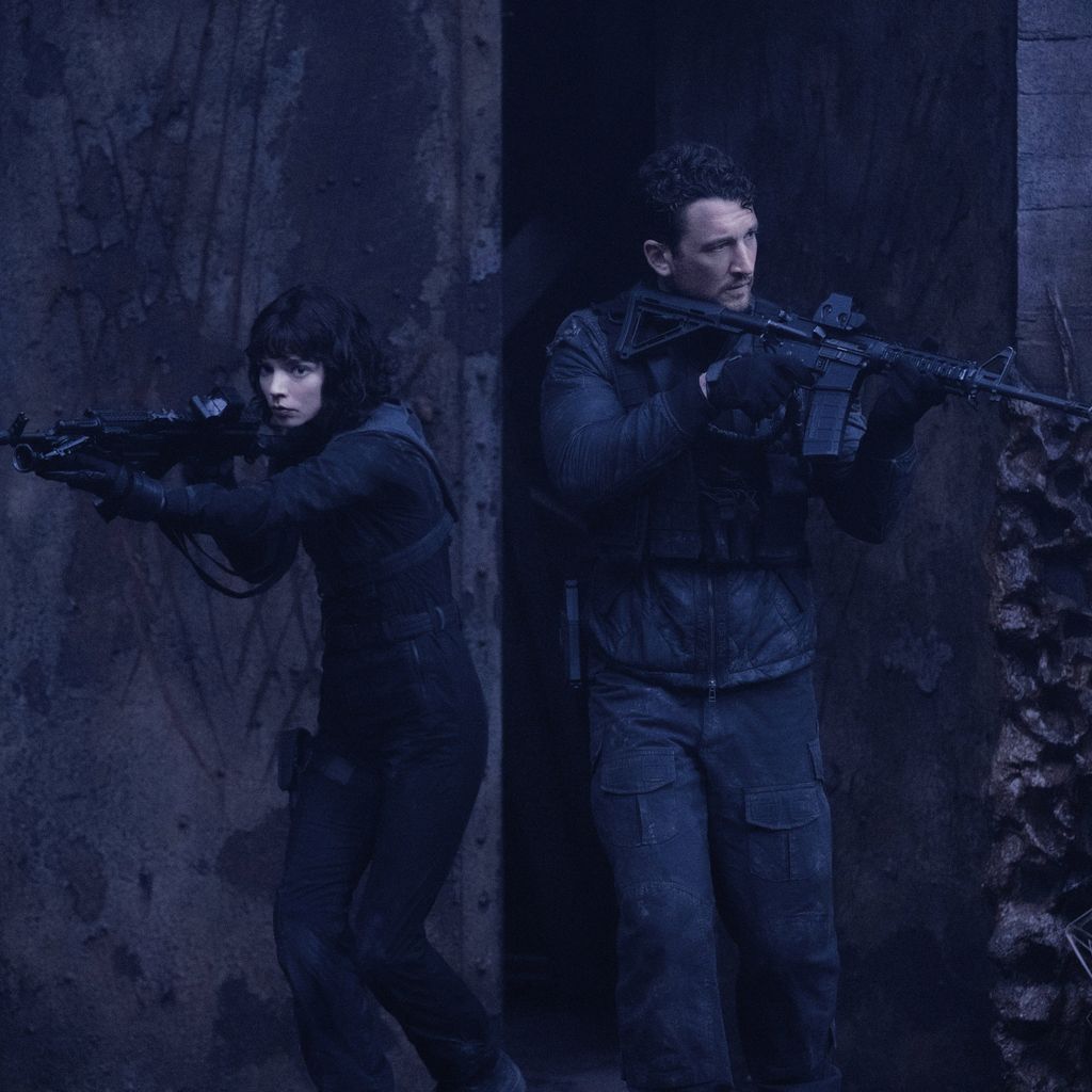 Miles Teller und Anya Taylor-Joy in einer Szene aus "The Gorge" (2025)