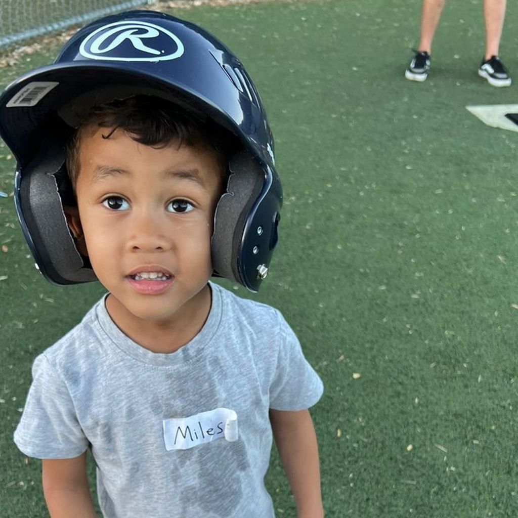 Miles Theodore Stephens bei seinem ersten T-Ball-Training