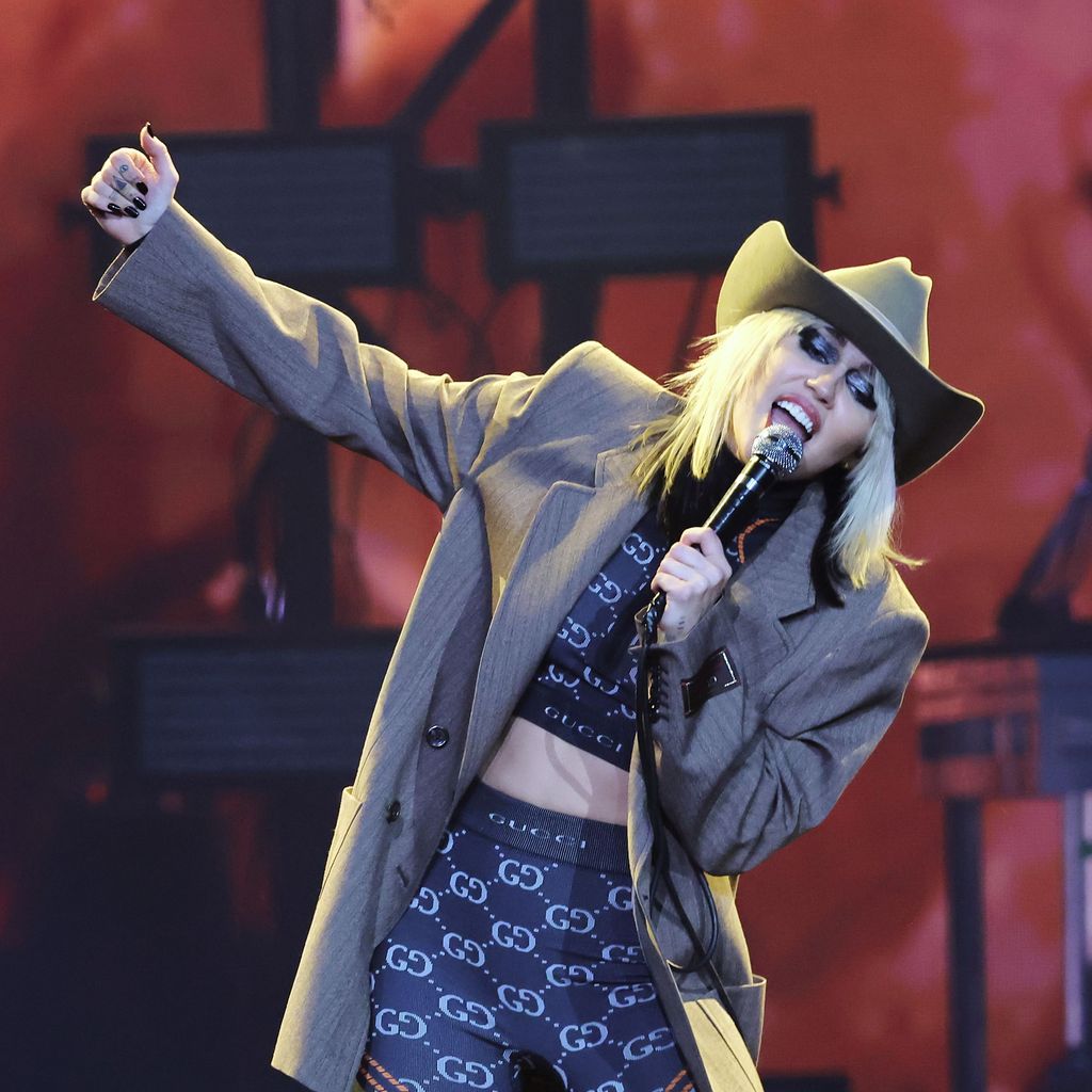 Miley Cyrus, Sängerin