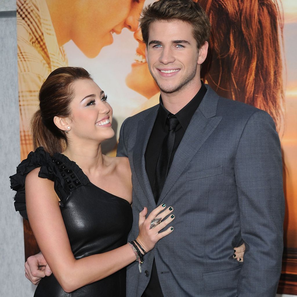 Miley Cyrus, Liam Hemswort, 2010
