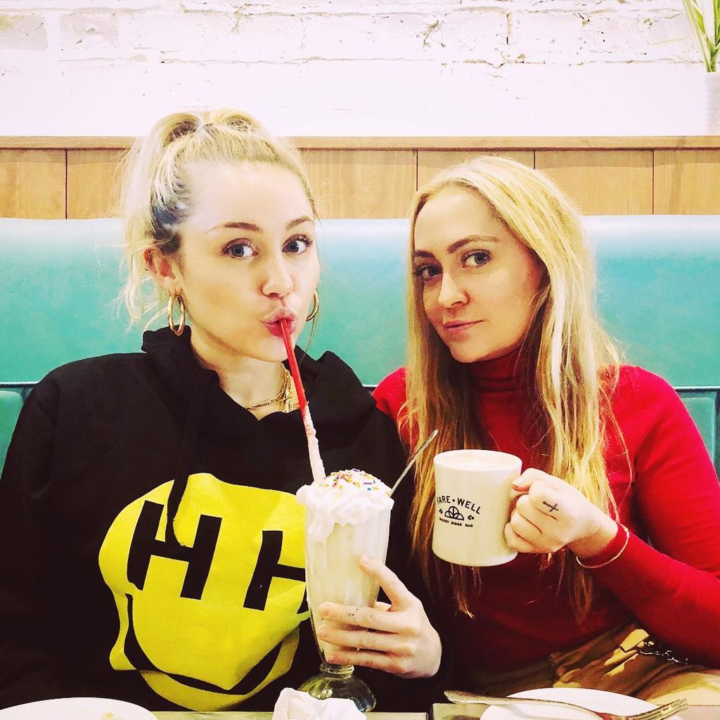 Miley und Brandi Cyrus, Schwestern