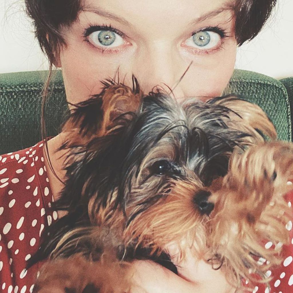 Milla Jovovich und ihr Hund
